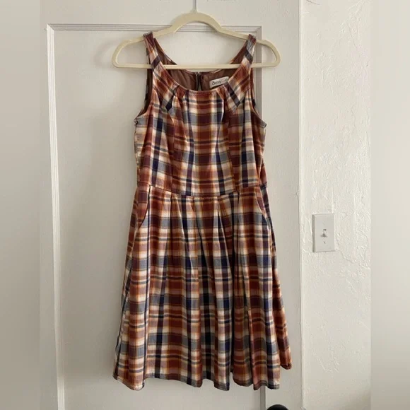 Plaid Sleeveless Dress - Picture 2 of 2